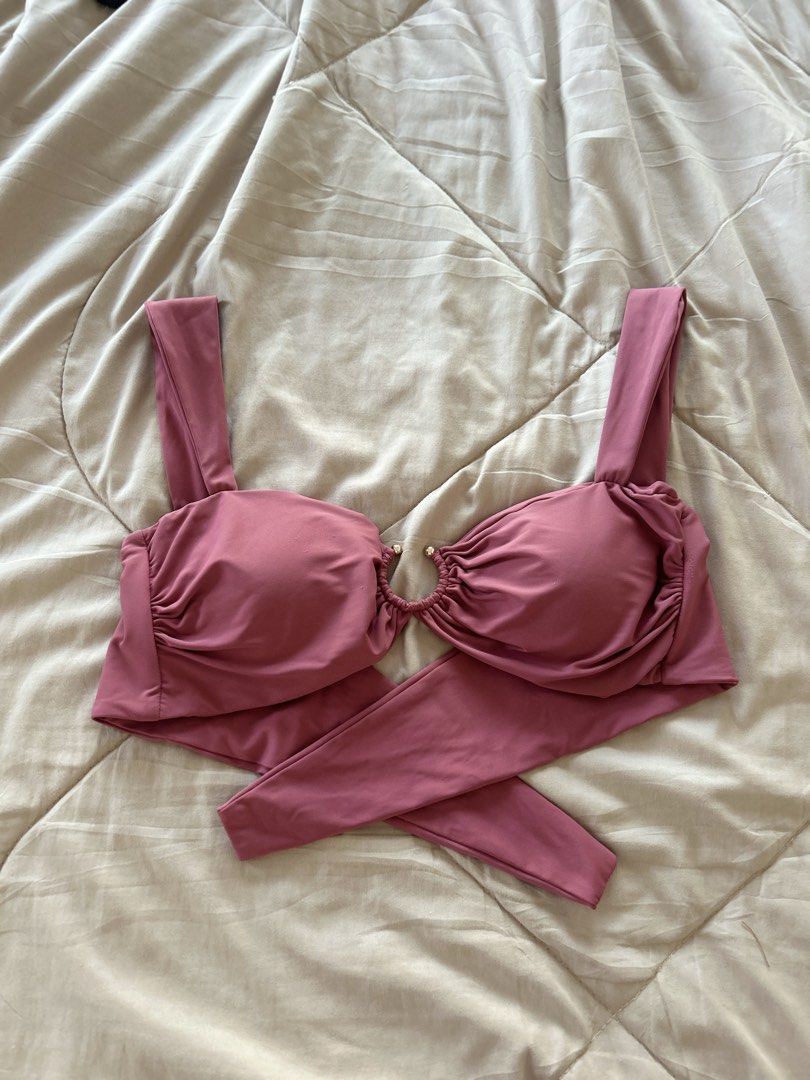 Glo Swimsuit pair: bikini top and bottom (Category: Bikinis & Swimsuits) located in Quezon City. Submitted by jen_o (Listing ID 1470242024, Image 2). Description: Fits 34B- 34C Original SRP: PHP 4,000 for both.