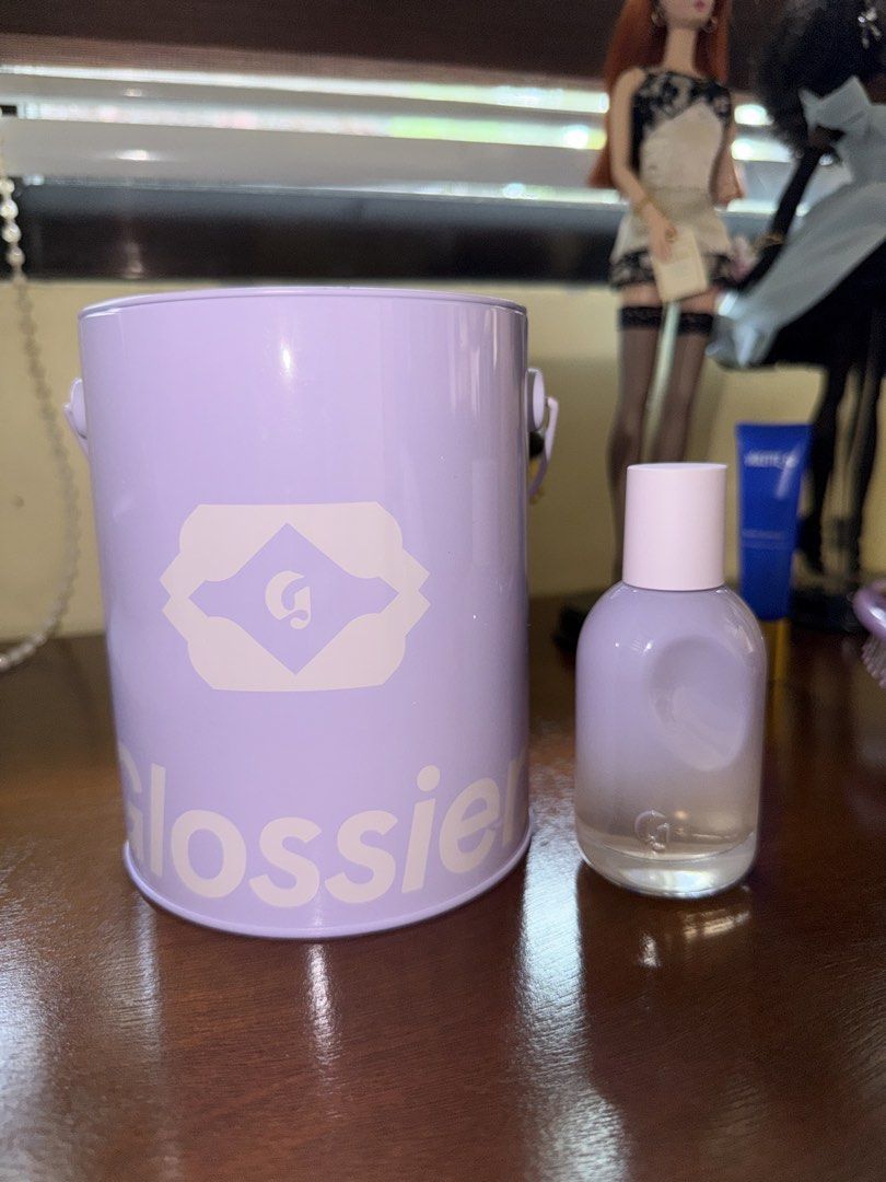 Glossier You Fleur EDP (Category: Fragrance & Deodorants) located in Cebu City. Submitted by dumplings.foryou (Listing ID 1470186902, Image 1). Description: - Authentic Glossier fragrance in glass bottle (~90% remaining) - Includes matching rare purple collectible tin - Properly stored in a cool, dark place away from direct sunlight - Selling as part of my fragrance collection downsizing - Bundle includes both the bottle and the tin travel size n