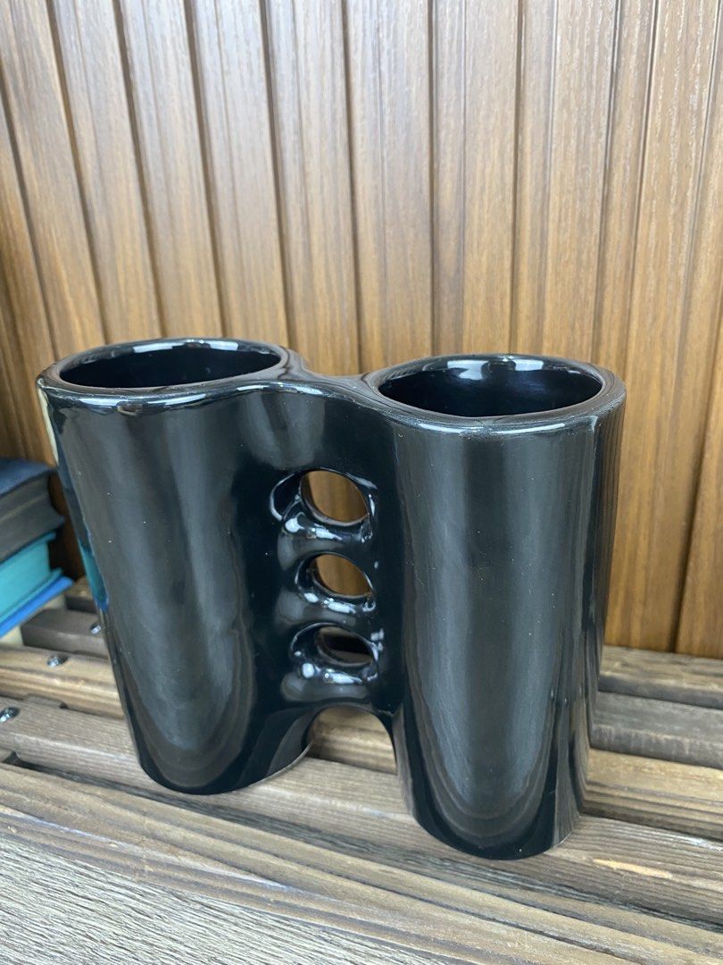Glossy Binocular Vase (Category: Vases & Decorative Bowls) located in Pasay City. Submitted by thepickypicker (Listing ID 1470176619, Image 3). Description: Glossy Binocular P680 Size: 5 1/2 tall, 6 3/8 wide.