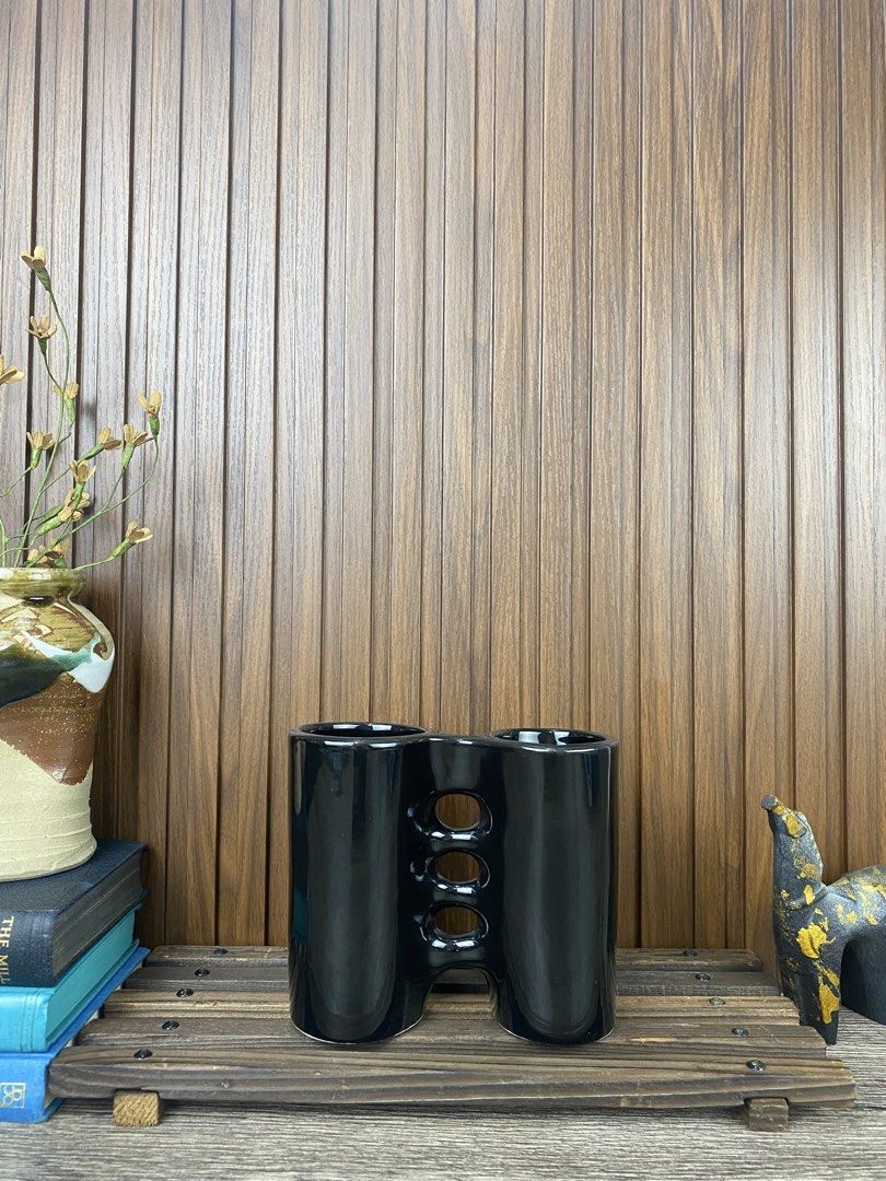 Glossy Binocular Vase (Category: Vases & Decorative Bowls) located in Pasay City. Submitted by thepickypicker (Listing ID 1470176619, Image 1). Description: Glossy Binocular P680 Size: 5 1/2 tall, 6 3/8 wide.