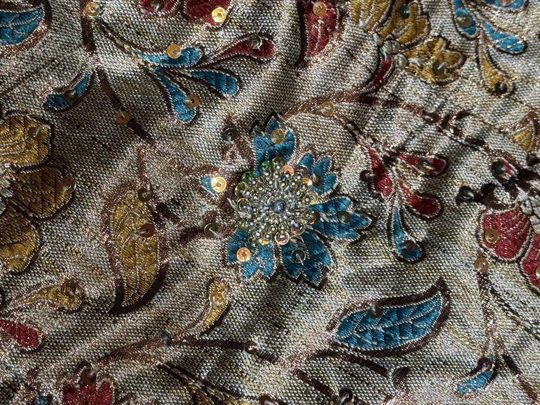 Gold Tube Top (Category: Sleeveless) located in Makati City. Submitted by josbd (Listing ID 1470337292, Image 3). Description: Thrifted Gold Tube Top with sequins and floral design Fits S Has zipper on the side .