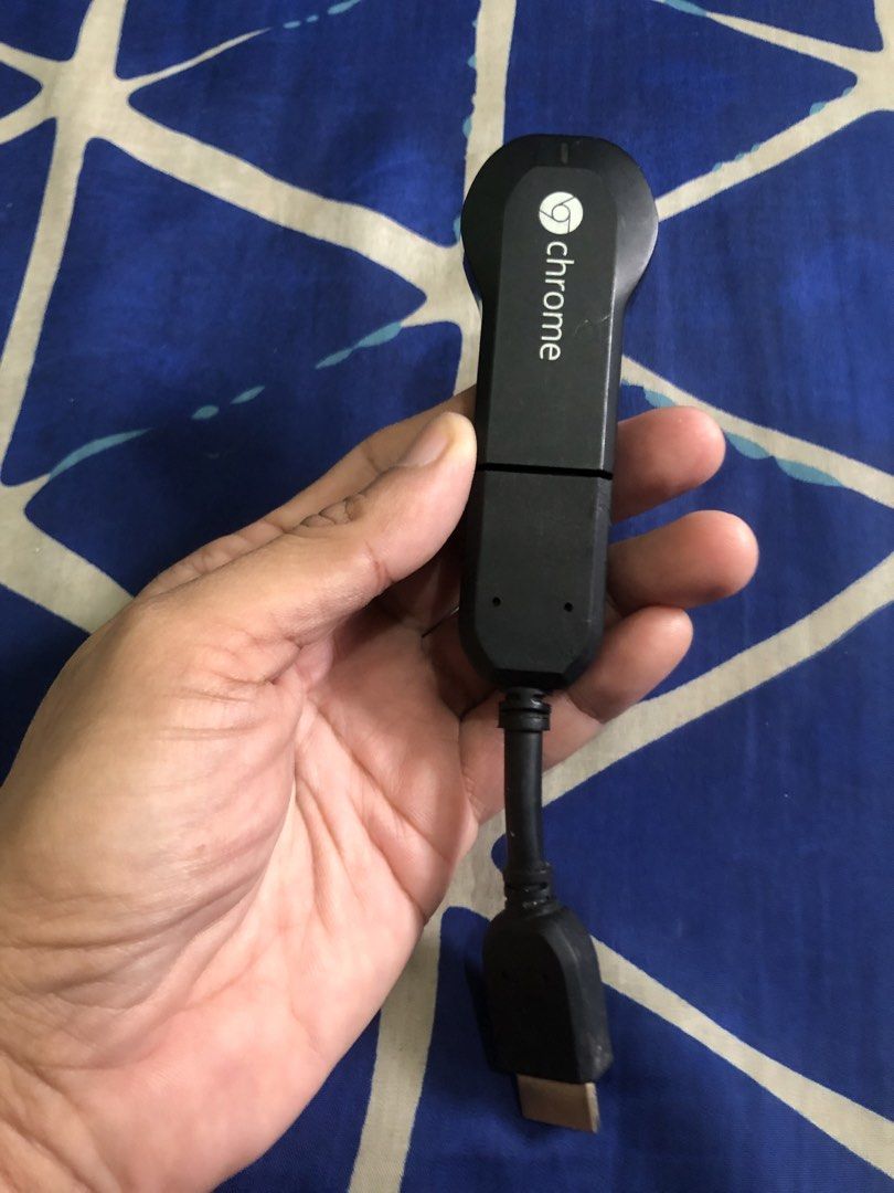 Google Chromecast 1st gen (Category: Media Streamers & Hubs) located in Quezon City. Submitted by markgolveo (Listing ID 1470203786, Image 2). Description: Google Chromecast 1st gen.