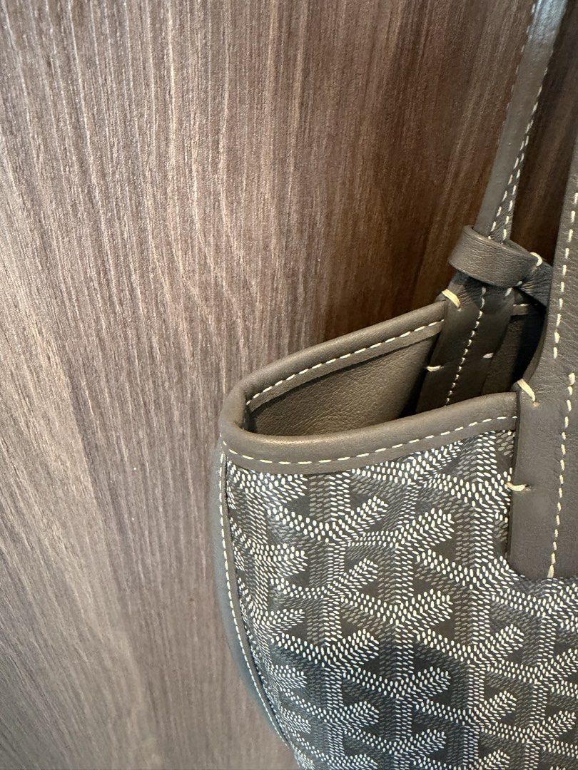 Goyard mini anjou (Category: Shoulder Bags) located in Pasig City. Submitted by 2etal (Listing ID 1470210332, Image 2). Description: With dustbag and paperbag.