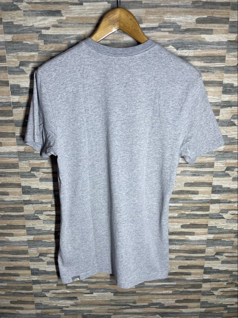 GPS Logo The North Face Liverpool Tshirt (Category: Tshirts & Polo Shirts ) located in Cabuyao City. Submitted by randelwru (Listing ID 1470160587, Image 2). Description: GPS Logo The North Face Liverpool Tshirt Size Small Width 19 Length 28 Excellent Condition 460🏷️Pesos Cabuyao Laguna📍.