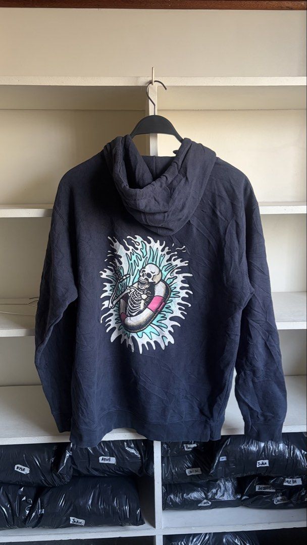 Graphic Hoodie (Category: Hoodies) located in Manila. Submitted by _revault (Listing ID 1470239111, Image 2). Description: .
