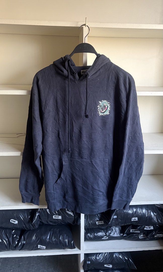Graphic Hoodie (Category: Hoodies) located in Manila. Submitted by _revault (Listing ID 1470239111, Image 1). Description: .
