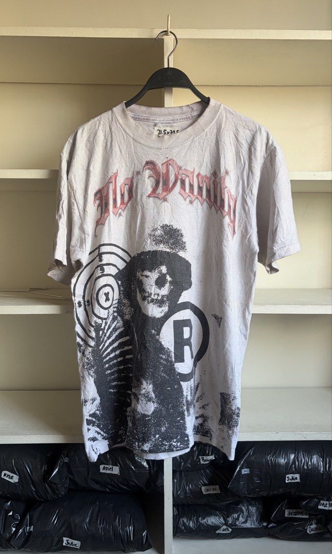 Graphic Tee Shirt (Category: Tshirts & Polo Shirts ) located in Manila. Submitted by _revault (Listing ID 1470301771, Image 1). Description: .