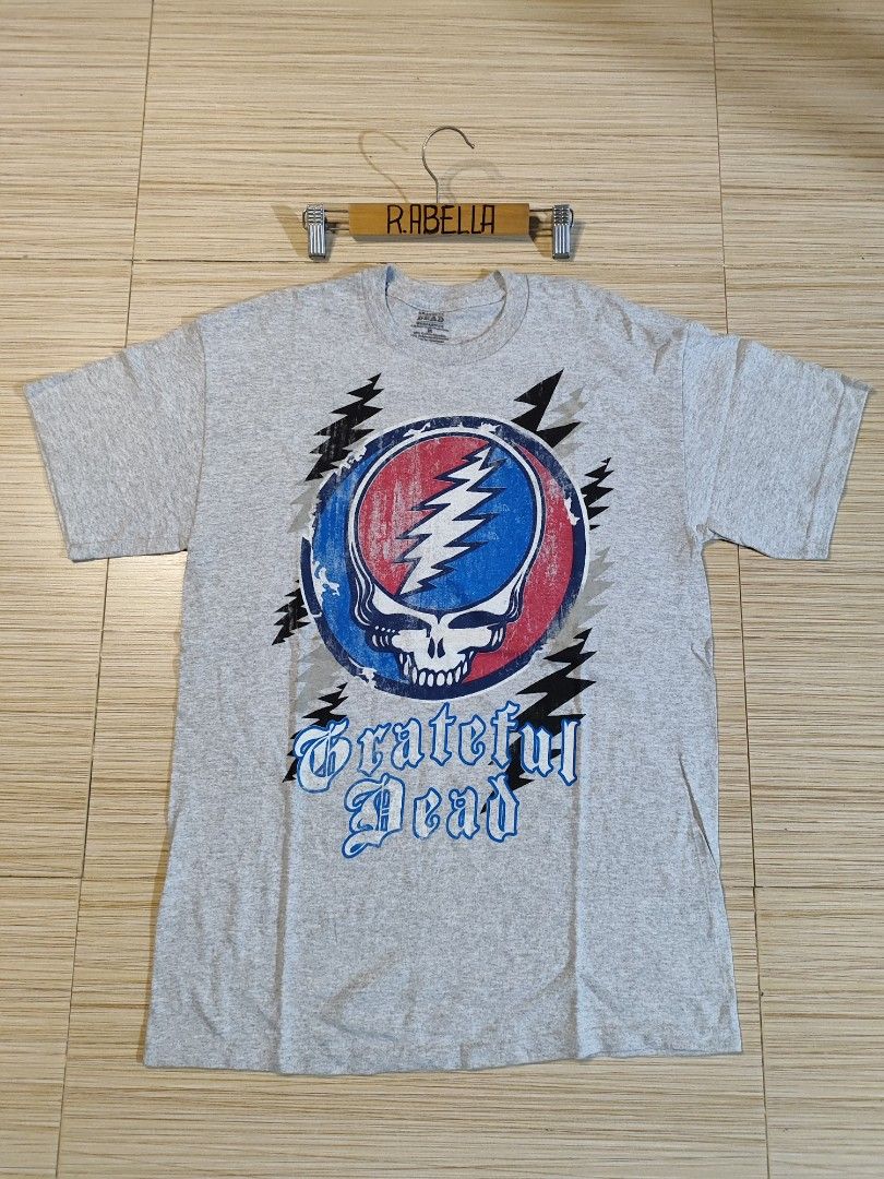 GRATEFUL DEAD GRAPHIC SHIRT (Category: Activewear) located in Manila. Submitted by rumarabe (Listing ID 1470269233, Image 1). Description: GRATEFUL DEAD GRAPHIC SHIRT PRINTED TAG SIZE: MEDIUM(20X29) IN EXCELLENT CONDITION PRICE:500+SF(J&T) BICOL LOCATION DM FOR INTERESTED 📩.