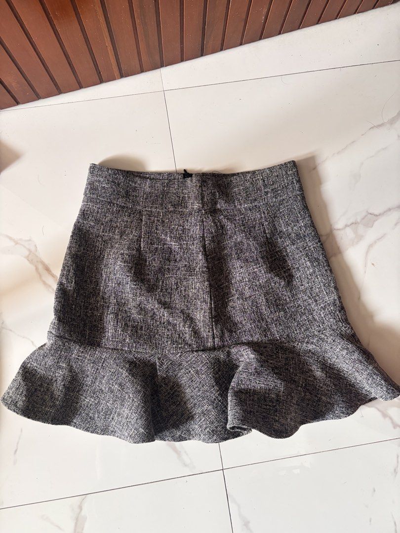Gray Skirt (Category: Skirts) located in Manila. Submitted by minieiv._ (Listing ID 1470214398, Image 1). Description: * Pre-loved * Used once only for costume, 9/10 * Size: 26-27 waistline * RFS: Decluttering * Meetup: Puregold San Mateo, Ampid Mercury .