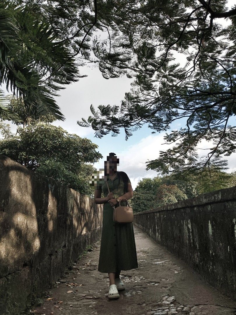 Green button-down midi dress short sleeve collared size M (Category: Dresses) located in Marikina City. Submitted by areuokaye_14 (Listing ID 1470290116, Image 2). Description: - Color: Sage green - button placket, lightweight textured fabric - Condition: May maliit na punit sa baba ng kili kili .