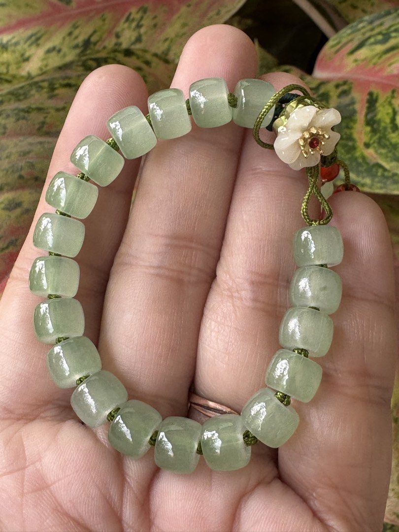 GREEN JADE WITH CHERRY 🍏 M7_JD001 (Category: Bracelets) located in Bulacan. Submitted by selling_low_by_bella_ben (Listing ID 1470214241, Image 1). Description: GREEN JADE WITH CHERRY 🍏 M7_JD001 🏷️ 300 each (3pcs) 8+ mm bead size Adjustable wrist.