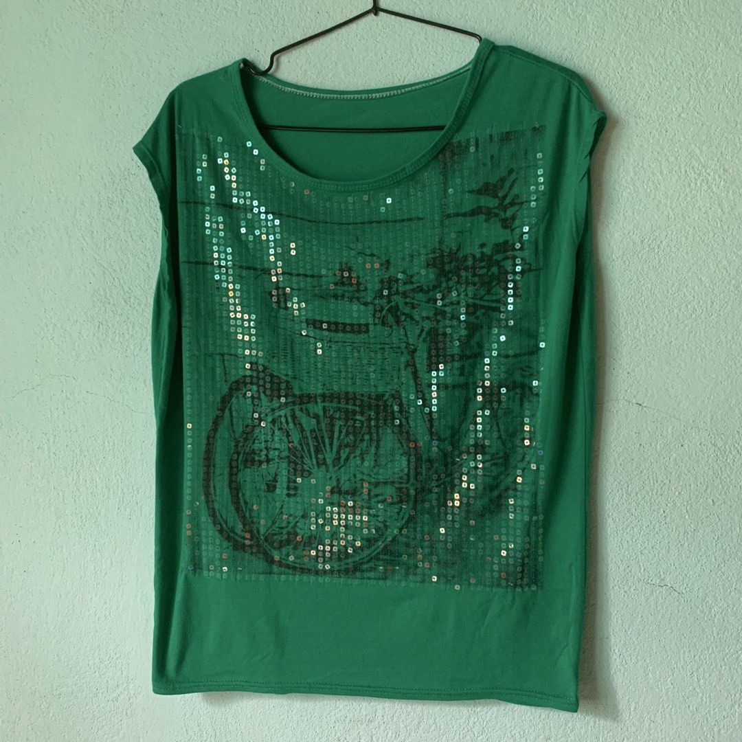 Green Sequined Top (Category: Others Tops) located in Camalig. Submitted by ryrilim (Listing ID 1470162248, Image 3). Description: All must go for 20 pesos each 🎄🎅Decluttering 2026 Pre-Christmas Sale! 🎉🎊 📦Shipping will be shouldered by the buyer 🚚 Courier: J&T 🏧 BDO or G Cash Style it like a trendy European with a coat and strut your way like wearing Zara, H&M and any other trendy brands just for less than 50 pesos. .
