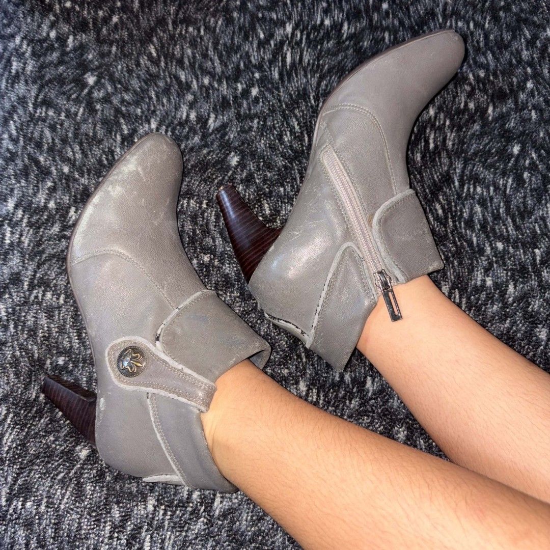 Grey Ankle Boots with Wooden Heels (Category: Boots) located in Manila. Submitted by youresovaiineee (Listing ID 1470259649, Image 1). Description: 37 (23.5) BUT CAN FIT 38.5 - Honest issue: may mga bakbak na sa linings ng leather - Zipper is working - Cover heel is missing ❗️❗️CAN NEGOTIATE ❗️❗️ pm for mo pictures .