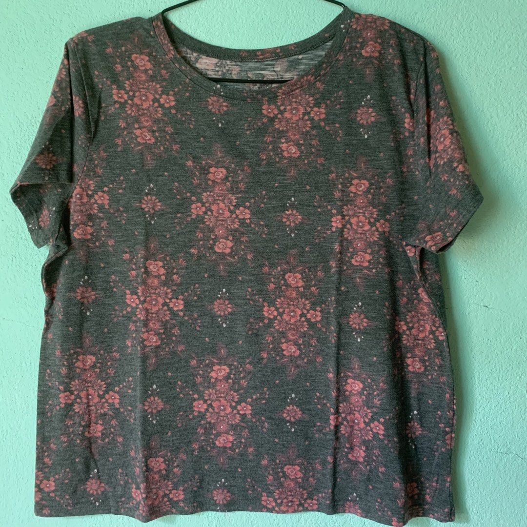 Grey Mudd top (Category: Others Tops) located in Camalig. Submitted by ryrilim (Listing ID 1470166424, Image 2). Description: 🎄🎅Decluttering 2026 Pre-Christmas Sale! 🎉🎊 📦Shipping will be shouldered by the buyer 🚚 Courier: J&T 🏧 BDO or G Cash Style it like a trendy European with a pair of jeans or shorts and strut your way like wearing Zara, H&M and any other trendy brands just for less than 50 pesos. .