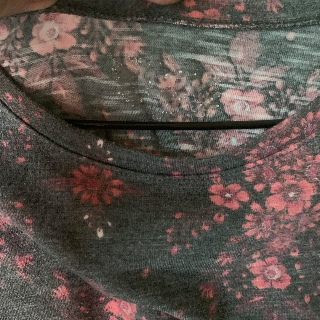 Grey Mudd top (Category: Others Tops) located in Camalig. Submitted by ryrilim (Listing ID 1470166424, Image 3). Description: 🎄🎅Decluttering 2026 Pre-Christmas Sale! 🎉🎊 📦Shipping will be shouldered by the buyer 🚚 Courier: J&T 🏧 BDO or G Cash Style it like a trendy European with a pair of jeans or shorts and strut your way like wearing Zara, H&M and any other trendy brands just for less than 50 pesos. .