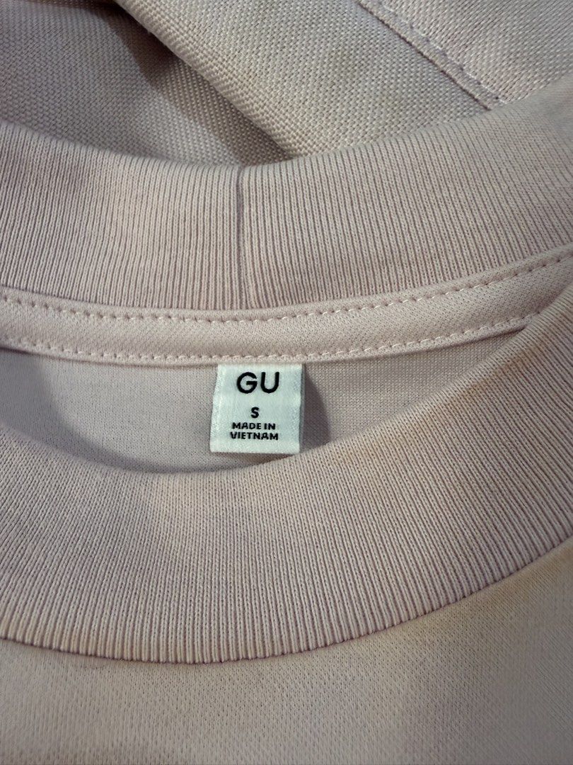 Gu box shirt (Category: Shirts) located in Santa Rosa. Submitted by alenatrader2 (Listing ID 1470174902, Image 1). Description: Nalabhan lang pero hindi pa nasuot.