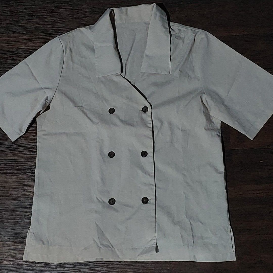 GU by uniqlo beige top (Category: Blouses) located in Caloocan City. Submitted by jensapparel (Listing ID 1470165534, Image 1). Description: no issue, flaws good condition.