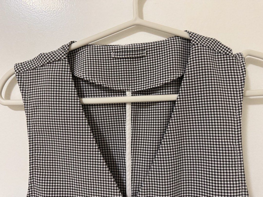 GU Gingham Check Womens Vest (Category: Coats, Jackets and Outerwear) located in Mandaluyong City. Submitted by axos723 (Listing ID 1470309651, Image 3). Description: ➡️Please read item description carefully below (click read more 👇) ➡️Personal Preloved ➡️Item is AVAILABLE ➡️Guaranteed 💯 %Authentic ➡️1-Day Reservation only ➡️First to pay gets the item ➡️For SURE BUYERS only please. -Price: P380 +SF -Brand: GU -Size: Medium (fits XS to Small fra