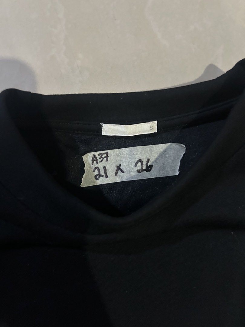 GU Men's Double Face Pullover Size S (Category: Longsleeves) located in San Fernando. Submitted by thrift_lang_ni_kim (Listing ID 1470331354, Image 3). Description: ⬇️ DETAILS ⬇️ GU Men’s Double Face Pullover Size S DIMENSIONS (INCHES) Width:21 Length:26 Best fit: M to L Color rate:9.5/10 Condition/Issue:Excellent condition Mine: ₱350 Minimum increment: ₱50 Already washed and ready to wear. 📌 Please check all photos carefully for any flaws or is