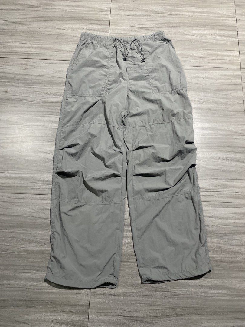 GU parachute nylon pants (adjustable leg hole) (Category: Joggers) located in Bacolod City. Submitted by bnta_bounce (Listing ID 1470235918, Image 1). Description: Flaws: none Length 41 Waist 29-35 Leg hole 10.