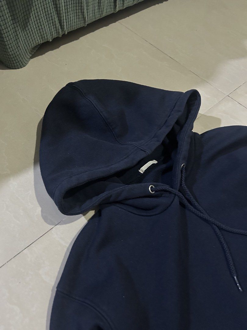 GU x Uniqlo Navy Blue PulloverHoodie (Category: Coats, Jackets and Outerwear) located in San Fernando. Submitted by thrift_lang_ni_kim (Listing ID 1470260420, Image 2). Description: ⬇️ DETAILS ⬇️ GU x Uniqlo Navy Blue PulloverHoodie DIMENSIONS (INCHES) Width:22 Length:26 Best fit: L to XL (short fit) Color rate:9/10 Condition/Issue:Excellent Condition Mine: ₱350 Minimum increment: ₱50 Already washed and ready to wear. 📌 Please check all photos c