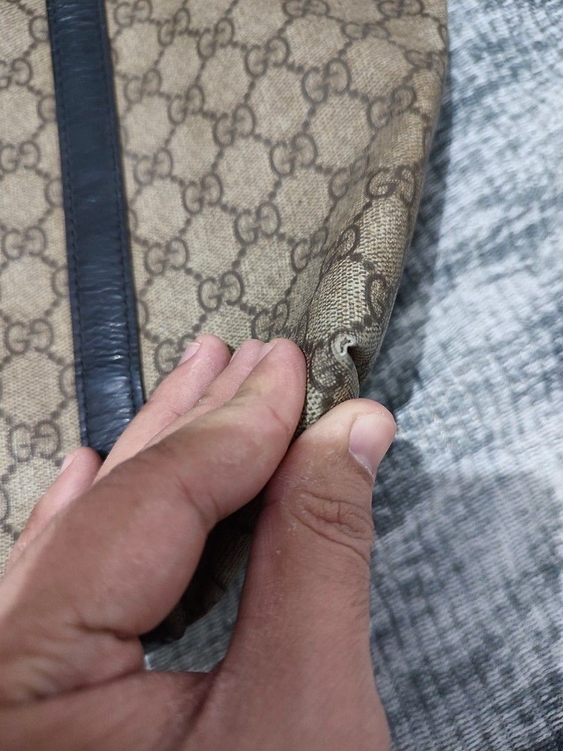 Gucci (Category: Shoulder Bags) located in Cebu City. Submitted by haryvyylyynn (Listing ID 1470320182, Image 3). Description: Gucci 1250+sf.