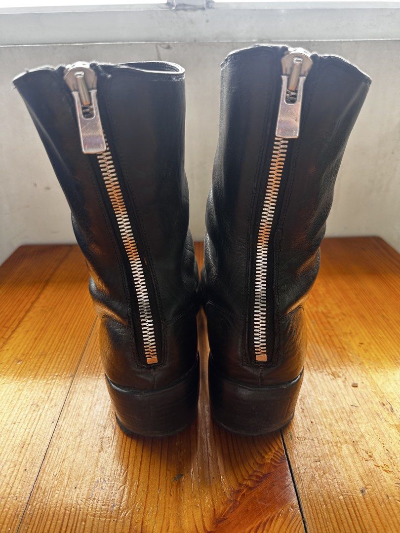 GUIDI 788z (Category: Boots) located in Baguio. Submitted by anino_garments (Listing ID 1470207515, Image 3). Description: Authentic Size 43 Horse leather. - Both Zippers replaced with authentic guidi zips. (Paid way too much for these zippers - 7/10 condition. Owned for 4 years, leather still in great condition, nice and soft, beautiful folds. - Needs a proper resole. - No box Price: PHP 40 000 (non negotiable sorry) Location: Baguio.