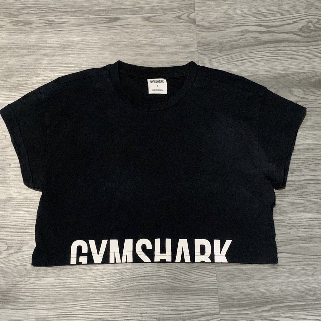 Gymshark FRACTION CROP TOP (Category: Activewear) located in Los Banos. Submitted by darl.shop (Listing ID 1470260670, Image 2). Description: Gymshark FRACTION CROP TOP Small on tag No issues/pass as new.