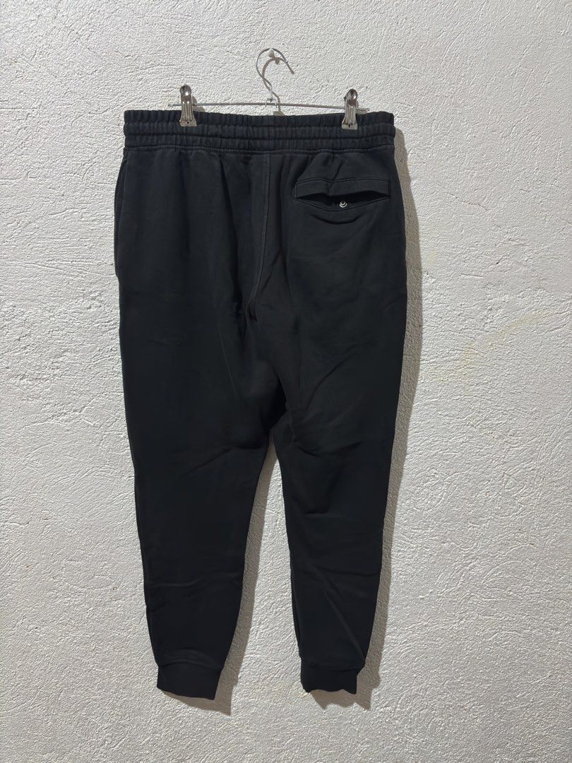 Gymshark Jogger Pants (Category: Joggers) located in Puerto Princesa. Submitted by 18arc (Listing ID 1470294475, Image 3). Description: Gymshark Jogger Pants Size: Small Dimensions: W- 30 L-36 680 php only .