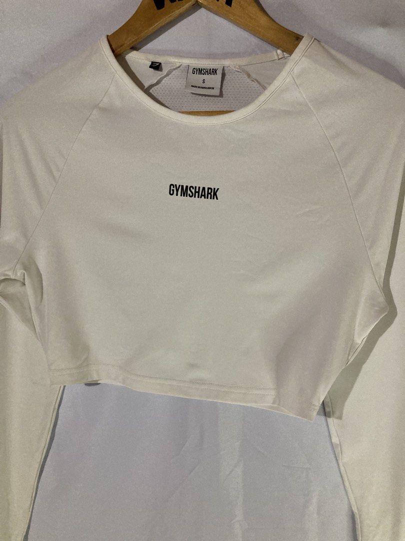 GYMSHARK CROP TOP LONGSLEEVE (Category: Activewear) located in Naga. Submitted by wwy3ips (Listing ID 1470348266, Image 2). Description: GYMSHARK LONGSLEEVES SMALL ON TAG 16.5 WIDTH 15 LENGTH EXCELLENT CONDITION NO ISSUE.
