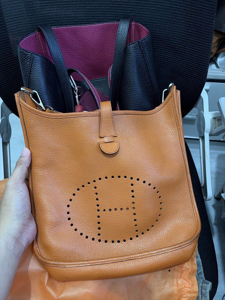 H* Orange Evelyn Bag (Category: Cross-body Bags) located in Batangas. Submitted by user.080131 (Listing ID 1470290859, Image 1). Description: .