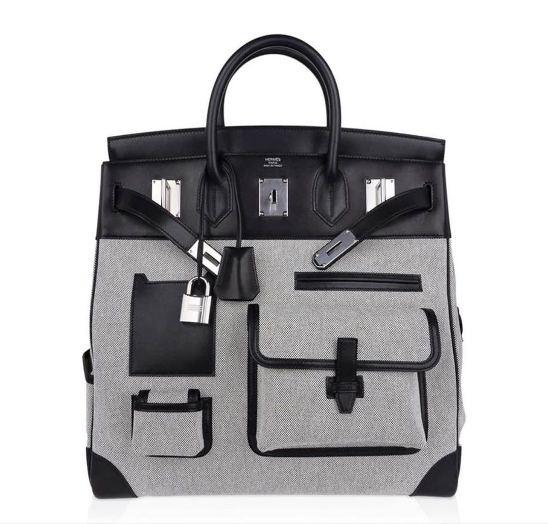 HAC cargo 40cm (Category: Luxury Bags & Wallets) located in Bacoor. Submitted by theluxarybelongings (Listing ID 1470335396, Image 2). Description: Fully handstitched Stamp G PHW Fine stamp Mop: cash, bank transfer.