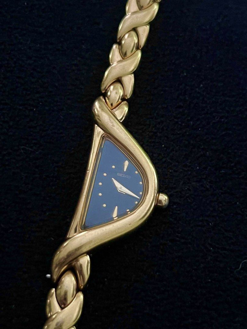 Half moon seiko rare vintage (Category: Women's Watches) located in Apalit. Submitted by lunakobe (Listing ID 1470172900, Image 1). Description: .