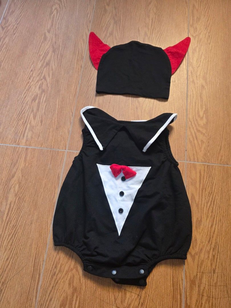 Haloween Bat Costume (Free Sf) (Category: Babies & Kids Fashion) located in Quezon City. Submitted by everytinishere (Listing ID 1470168988, Image 1). Description: No damage Baby Bat costume with wings and hat Fits 1-2yrs old Free Shipping.