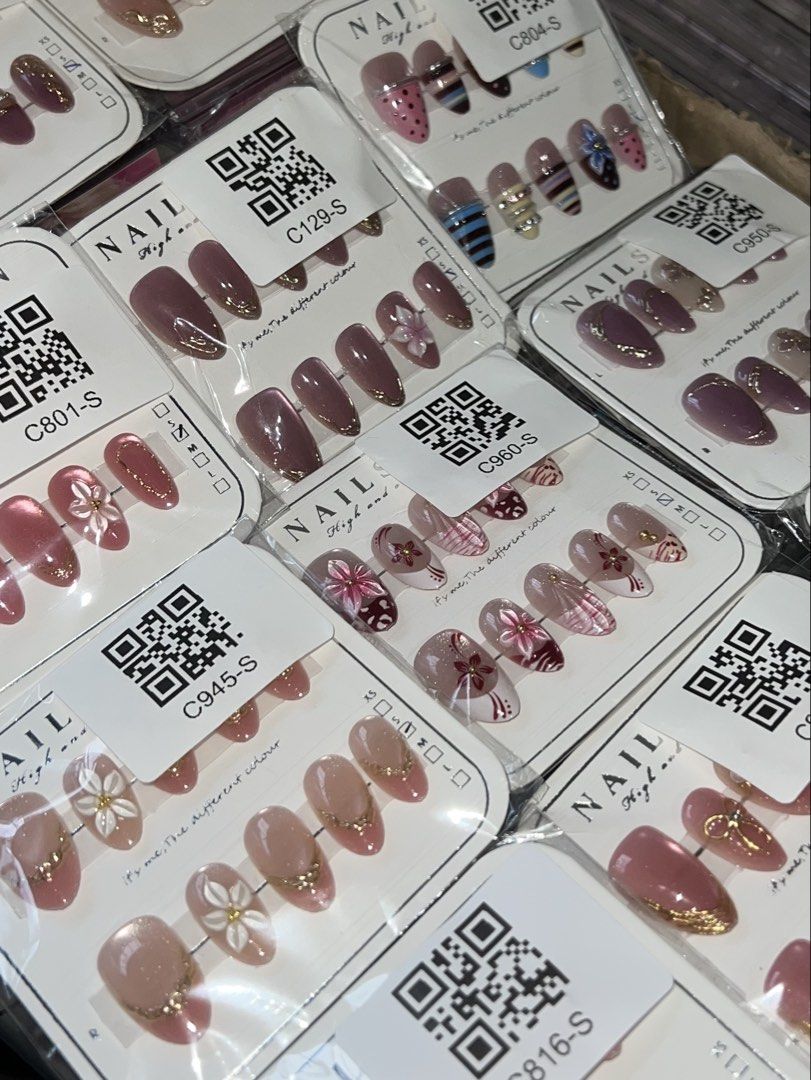 HANDMADE PRESS-ON NAILS 💅🏻 (Category: Hands & Nails) located in Castillejos. Submitted by syi_lah (Listing ID 1470273763, Image 2). Description: HANDMADE PRESS-ON NAILS 💅🏻 ₱160 per set Comes with tools Cute designs available 📩 PM to order! 🛍️.