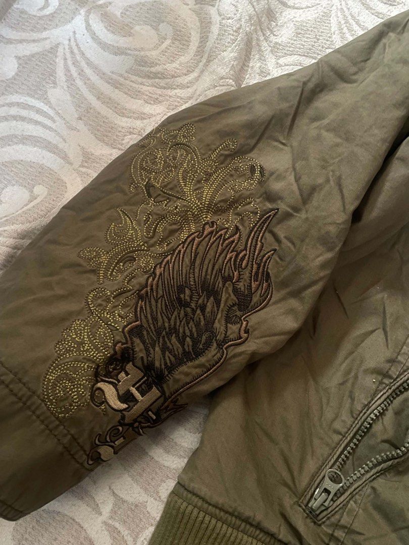 HARLEY DAVIDSON (Category: Coats, Jackets and Outerwear) located in Manila. Submitted by cesarvalentine0214 (Listing ID 1470158027, Image 2). Description: Details on slide.