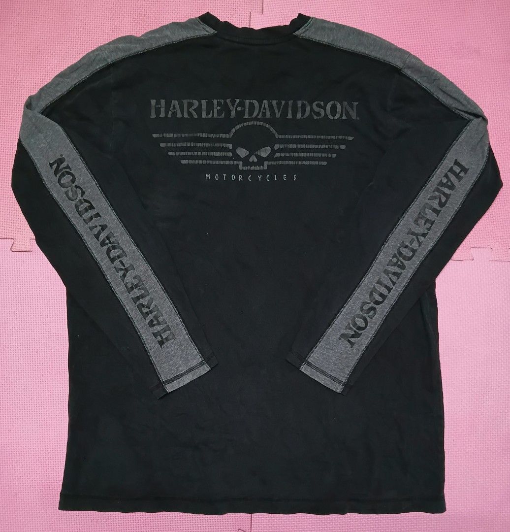 HARLEY DAVIDSON SWEATSHIRT (Category: Coats, Jackets and Outerwear) located in Manila. Submitted by 6ram9 (Listing ID 1470202071, Image 1). Description: Good Condition rubberized Print 23x28 dimes.