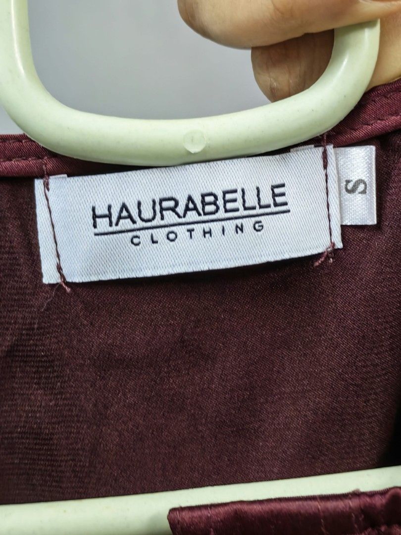 Haurabelle kurta (Category: Blouses) located in Kuala Lumpur. Submitted by nor_annisa (Listing ID 1470150607, Image 2). Description: saiz s.