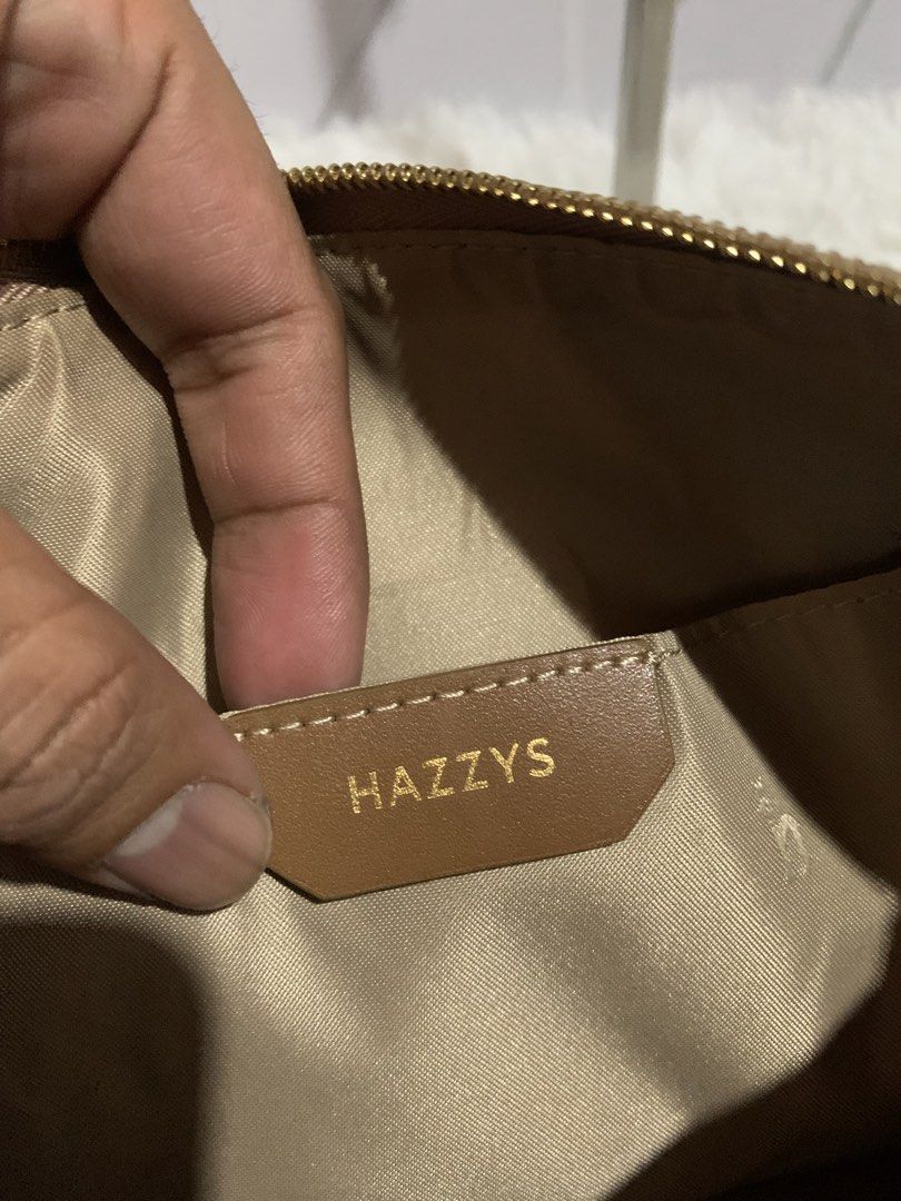 HAZZY (Category: Belt bags, Clutches and Pouches) located in Cagayan de Oro. Submitted by akidomingo088 (Listing ID 1470169396, Image 3). Description: .