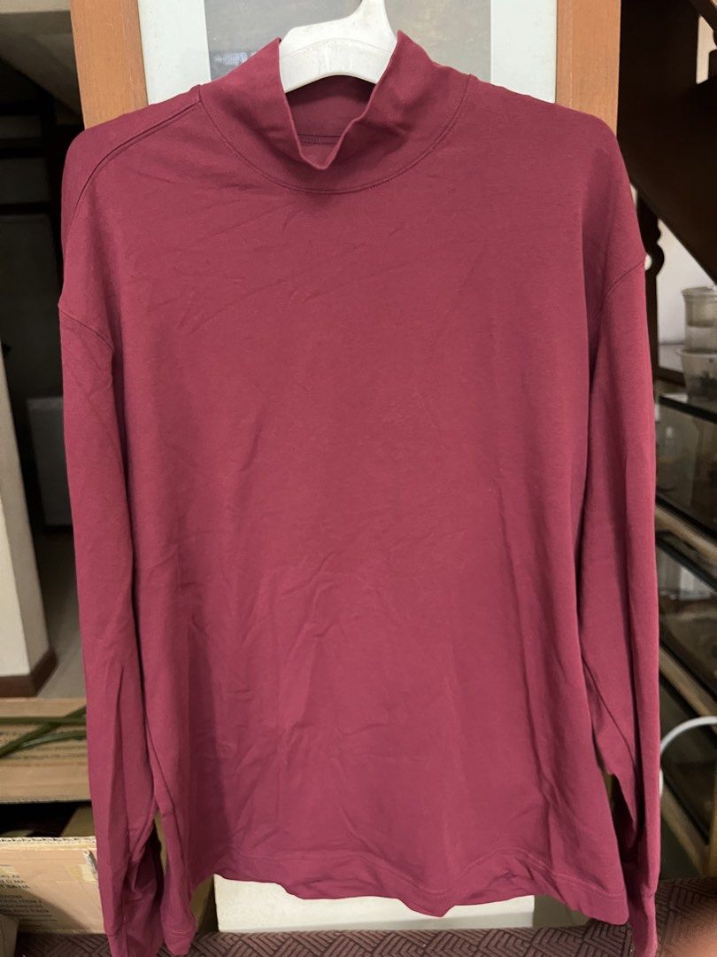 Heattech long sleeves uniqlo (Category: Tshirts & Polo Shirts ) located in Bacoor. Submitted by ayit. (Listing ID 1470163700, Image 1). Description: Orig personal japan once used - Brand: Uniqlo - Item: Heattech Long Sleeve Mock Neck - Size: XL - Color: Maroon / Dusty Rose - Features: Long sleeves, mock neck collar, soft and warm fabric - Ideal for: Layering, cold weather, or casual daily wear.