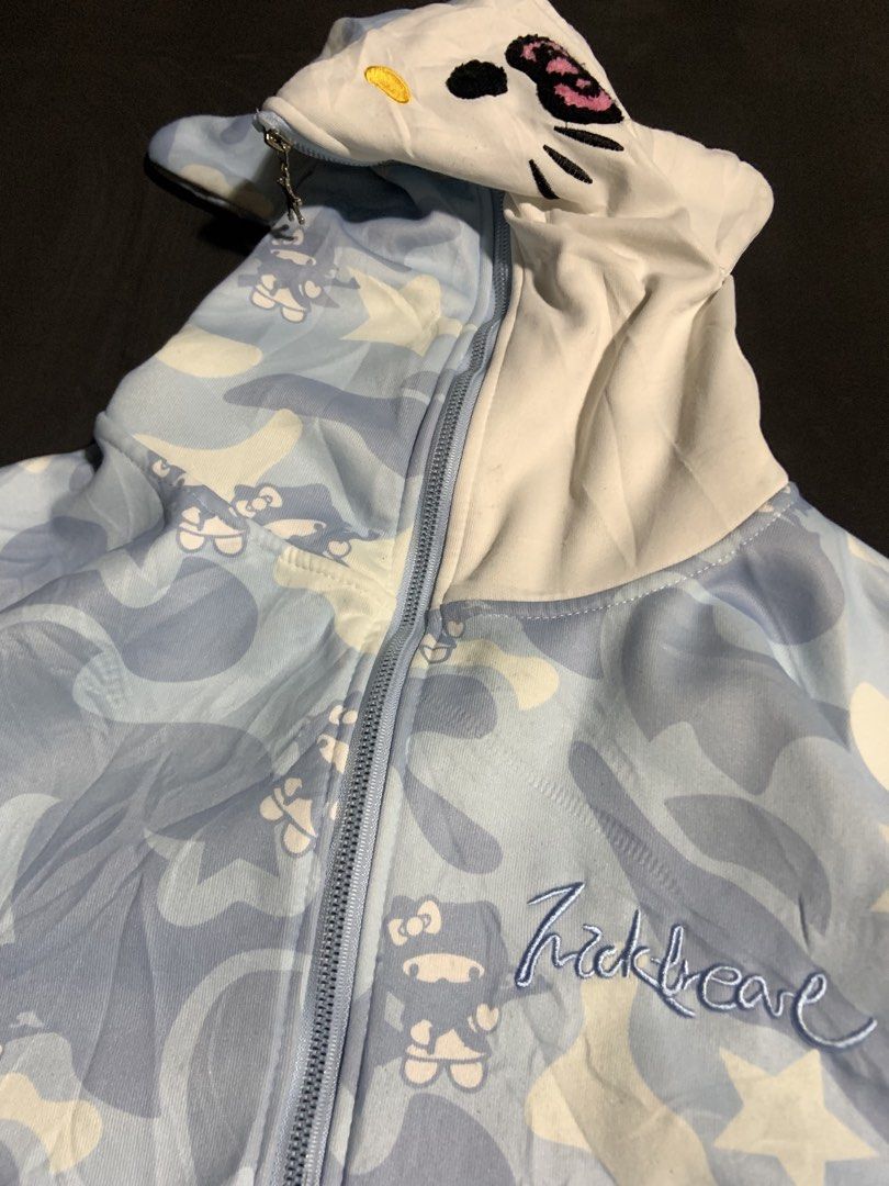 Hello kitty camo full zip hoodie (Category: Hoodies) located in Prosperidad. Submitted by basicdept07 (Listing ID 1470303651, Image 3). Description: 25.5 x 28 Very good condition Need wash and minimal lints only.