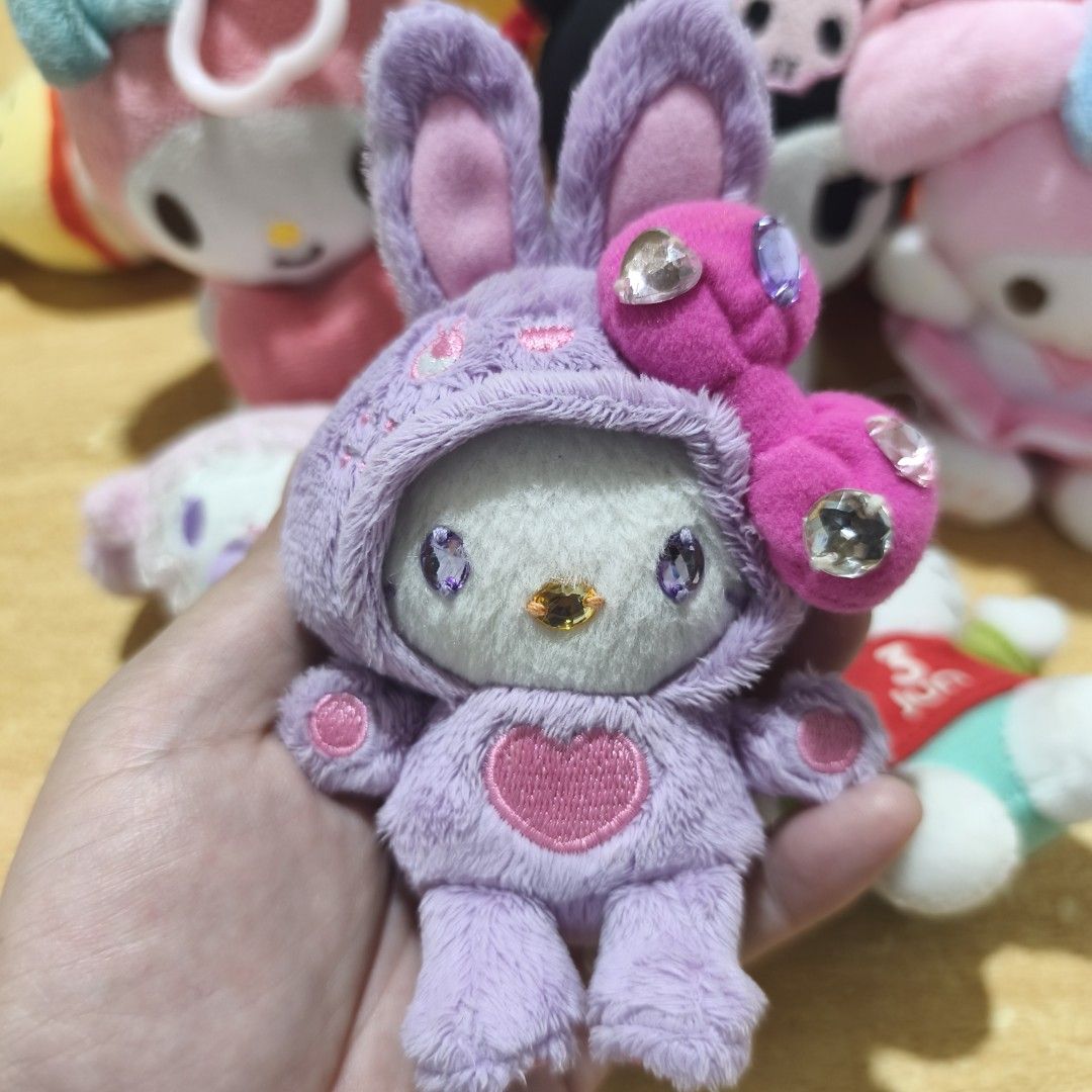 Hello Kitty Vintage (Category: Plushies & Soft Toys) located in Iloilo. Submitted by geselalpan30231 (Listing ID 1470182925, Image 1). Description: .