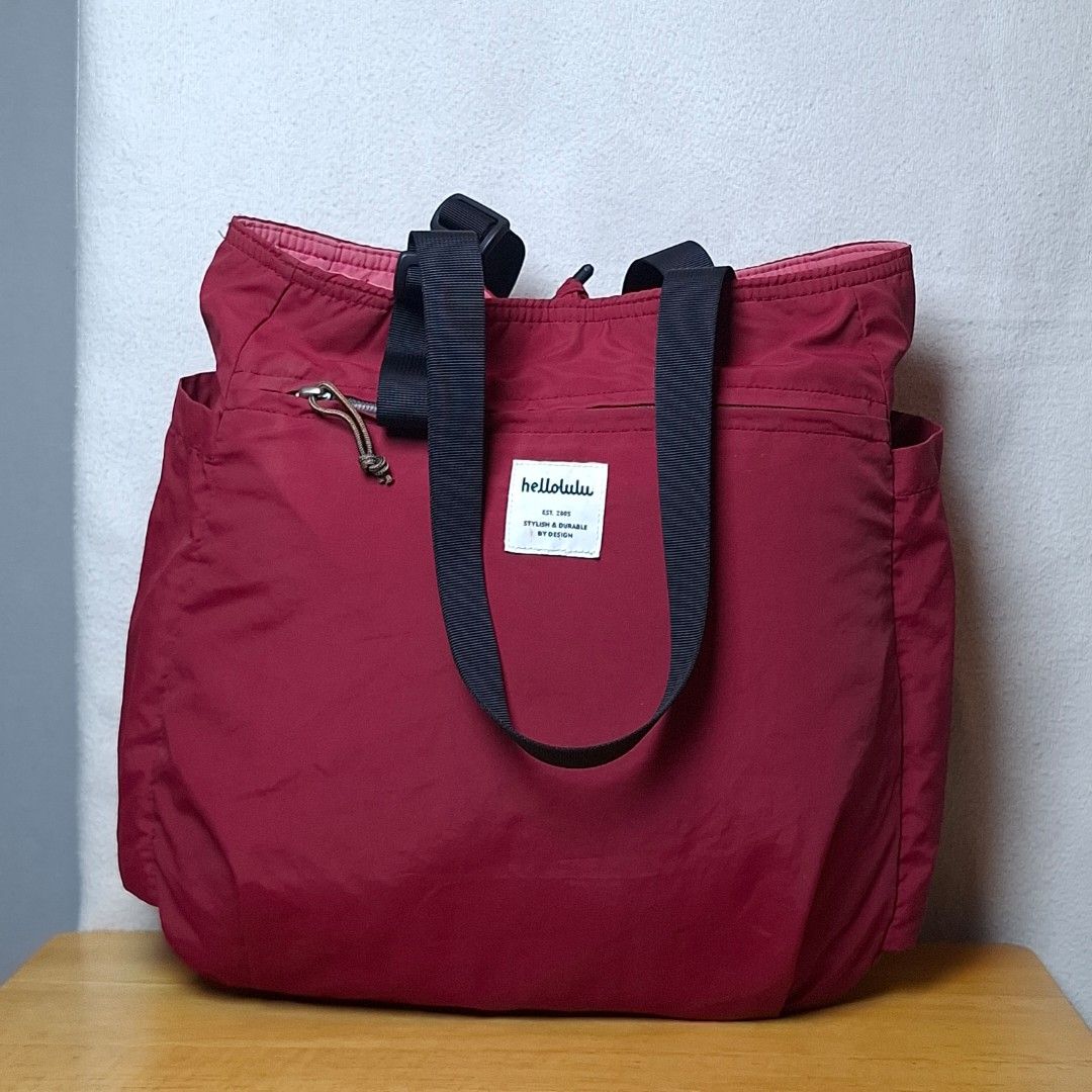 Hellolulu Jonna Reversible Versatile Tote Bag (Category: Tote Bags) located in Baguio. Submitted by kathuu27 (Listing ID 1470215837, Image 1). Description: Hellolulu Jonna Double Sided Versatile Tote Bag 15L 34 x 12 x 36cm Needs wash Not Faded Sign of usage Baguio City Based (open for dropping/meet-up) Outside Baguio - Payment First Shipping +SF Courier: Jnt.