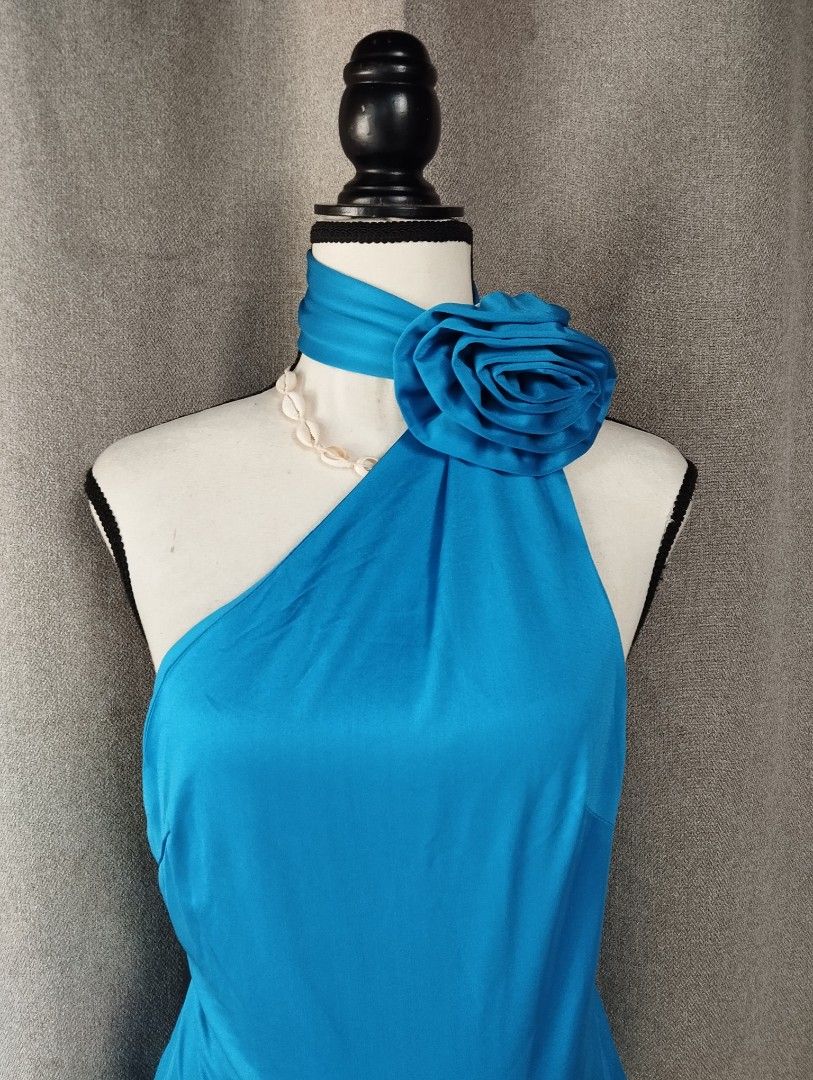 HERE COMES THE SUN blue maxi dress (Category: Dresses) located in Alicia. Submitted by glambercena (Listing ID 1470199927, Image 3). Description: size: XS-small, stretchable.