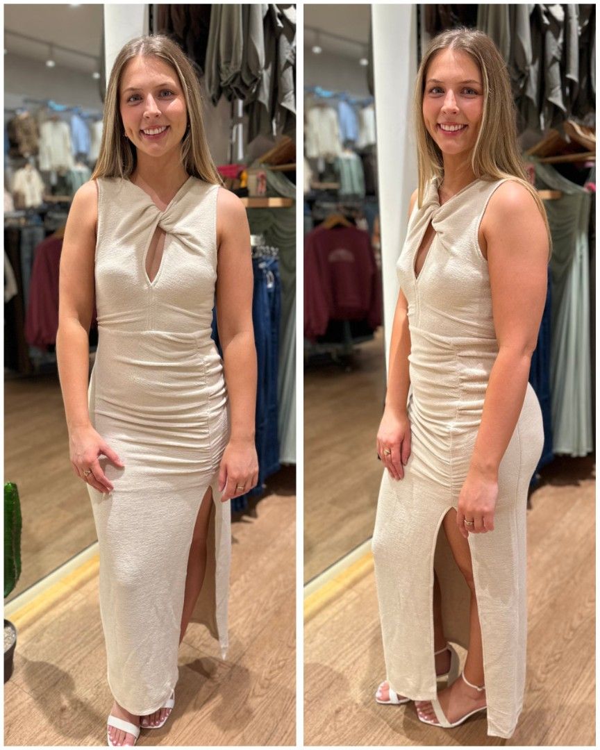HERE COMES THE SUN textured dress (Category: Dresses) located in Alicia. Submitted by glambercena (Listing ID 1470175737, Image 1). Description: Dimes: bust: 34"-38" (armpit to armpit) waist: 26"-36" length: 58" Medium on tag, stretchable.