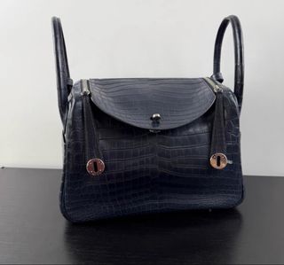 （分類：）位於 。 由 bellize.luxury 提交（商品編號 1470308902，圖片 1）。簡介： 。