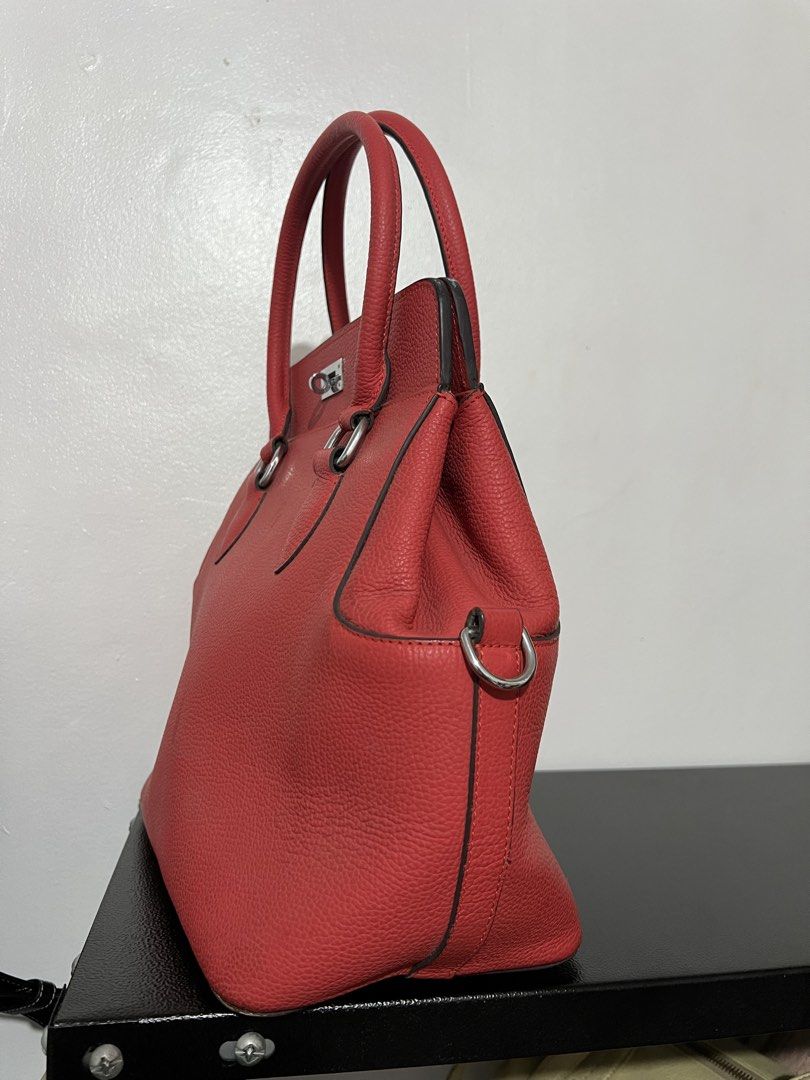 Hermes Toolbox (Category: Luxury Bags & Wallets) located in Tacloban City. Submitted by classy_luxury (Listing ID 1470183320, Image 3). Description: Hermes toolbox Riri zip Excellent condition .
