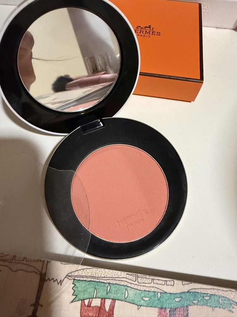 Hermès Blush - 32 Rose Pommette (Category: Makeup) located in Cavite. Submitted by ashhiiiii (Listing ID 1470181723, Image 2). Description: Bought at Hermès Greenbelt for 5,600 Authentic. Slightly nego.