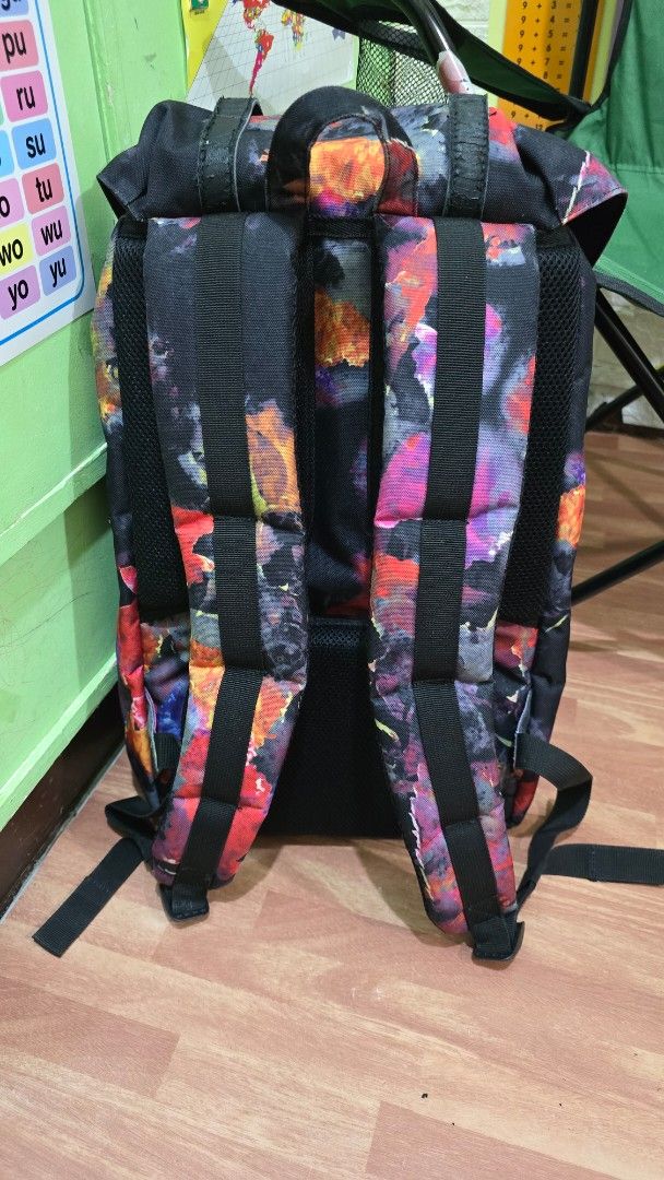 Herschel Bag (Category: Looking For) located in Quezon City. Submitted by ggesteban0917 (Listing ID 1470194195, Image 2). Description: Herschel Backpack Original Preloved Price: ₱1200 Location Pasig City Can do meetup or lalamove. PM if interested. Available while posted. 🚴‍♂️🔥.