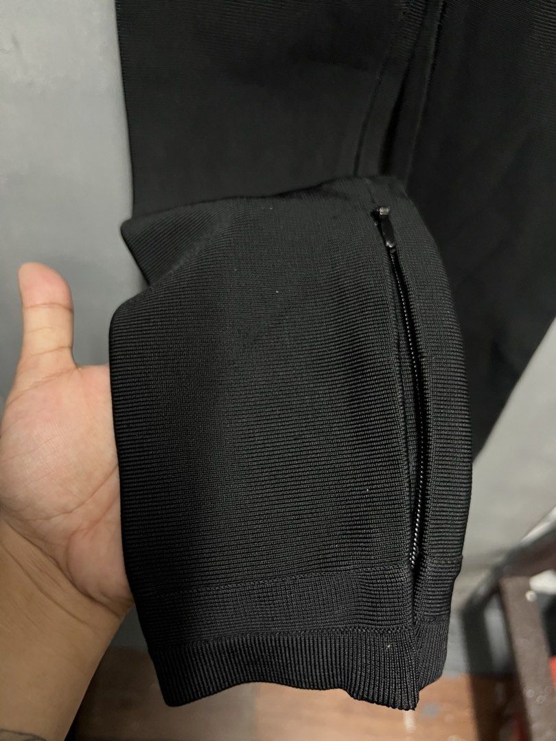 HERVE LEGER (Category: Other Bottoms) located in Dasmarinas. Submitted by jessputrages (Listing ID 1470326095, Image 2). Description: For sale Herve Leger Excellent condition No issue 1000 plus shipping fee Pm for more details.